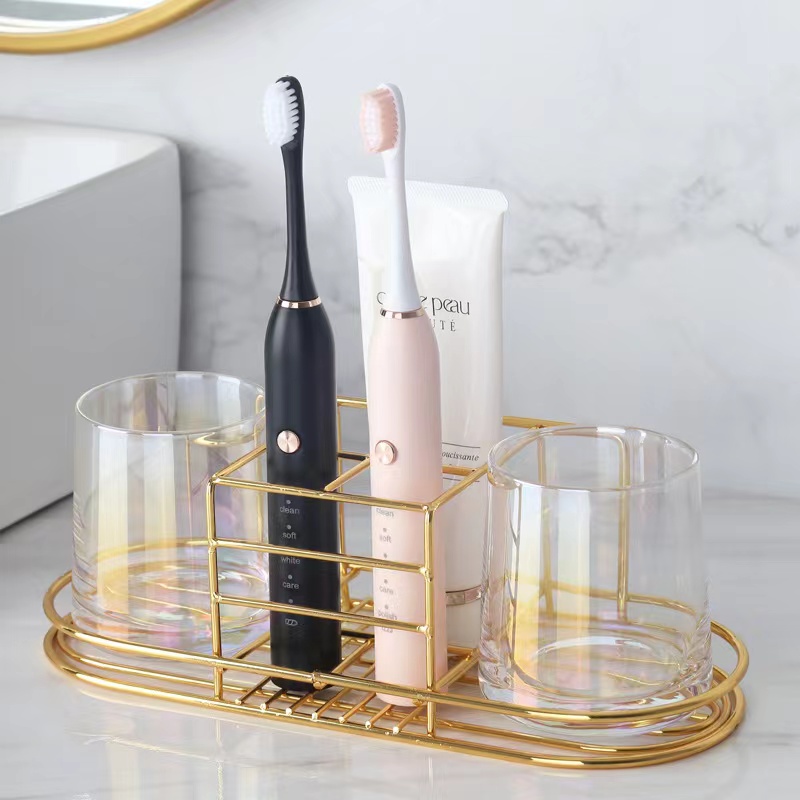 Złoty uchwyt na szczoteczki do – Toothbrush Holder Set recenzja i cena